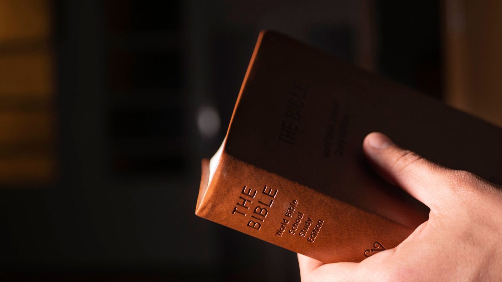 What the Bible Teaches About Contentment and Money — featured image